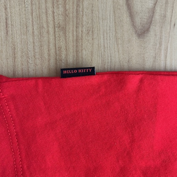 Hello Kitty t-shirt. New! Size large. - Picture 5 of 6